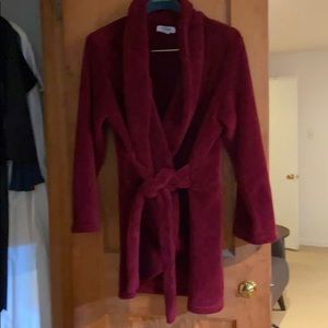 Women’s short cranberry bathrobe